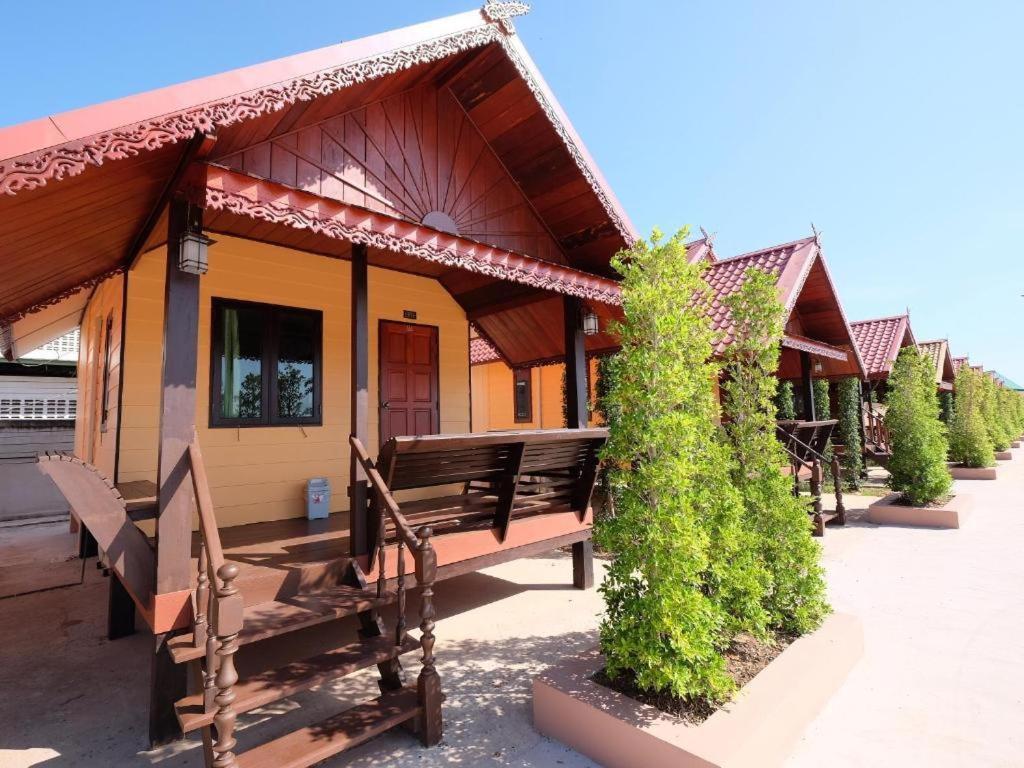 Prakaithong Hotel Amphoe Sawang Daen Din Exterior photo