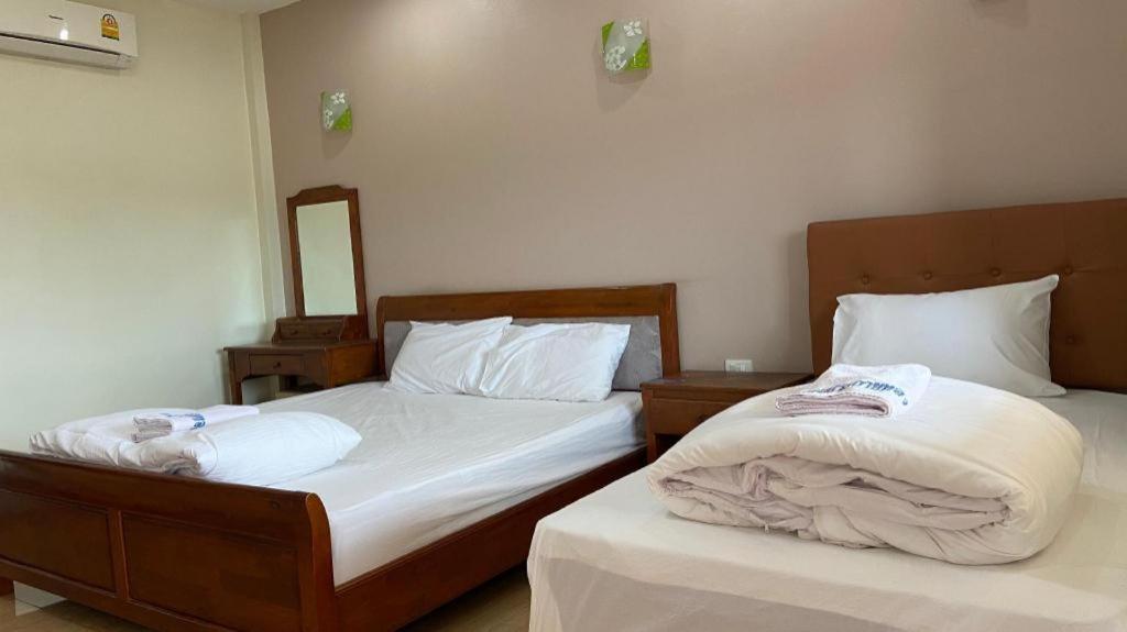 Prakaithong Hotel Amphoe Sawang Daen Din Exterior photo