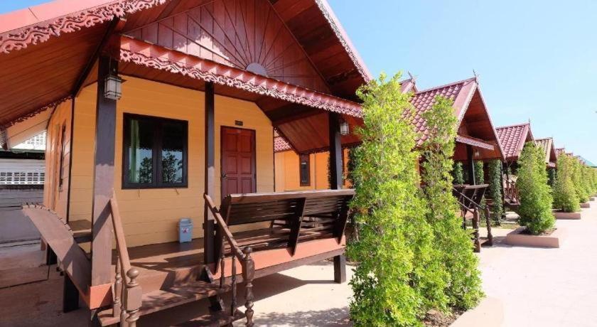 Prakaithong Hotel Amphoe Sawang Daen Din Exterior photo