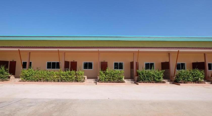 Prakaithong Hotel Amphoe Sawang Daen Din Exterior photo