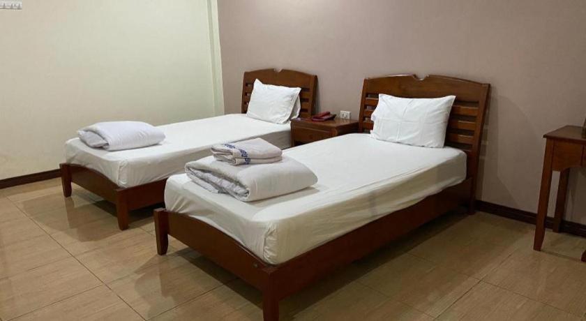 Prakaithong Hotel Amphoe Sawang Daen Din Exterior photo